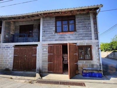 Venta Chalet en Barrio Ontaneda Corvera de Toranzo. 300 m²