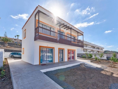 Venta Chalet en C. Alcalde Pedro Acevedo Bisshopp Santiago del Teide. Buen estado plaza de aparcamiento con balcón 225 m²