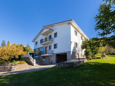 Venta Chalet en Strasburgo El Espinar. Con terraza 396 m²