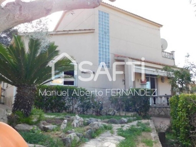 Venta Chalet Lloret de Mar. Buen estado plaza de aparcamiento con terraza calefacción individual 150 m²