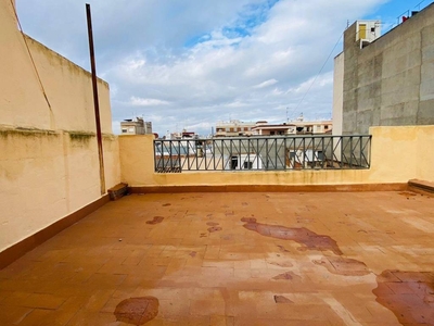 Venta Chalet Vila-real. Buen estado plaza de aparcamiento con balcón 174 m²