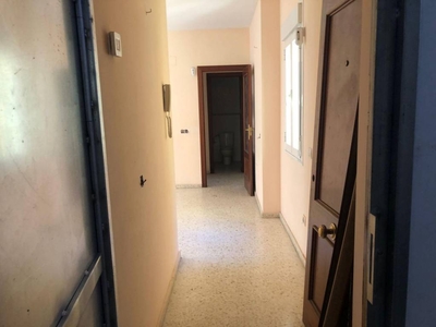 Venta Piso Algeciras. Piso de cuatro habitaciones