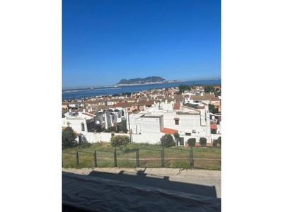 Venta Piso Algeciras. Piso de cuatro habitaciones Buen estado primera planta