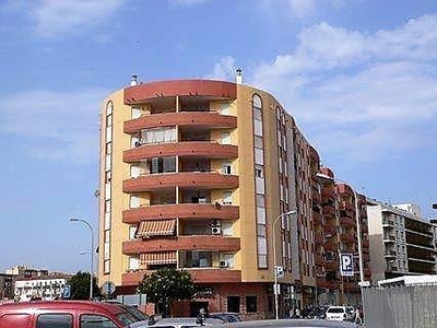 Venta Piso Algeciras. Piso de tres habitaciones en Calle San Bernardo 3. Muy buen estado quinta planta plaza de aparcamiento