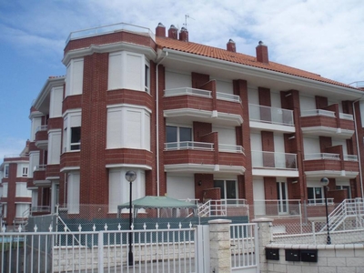 Venta Piso Bárcena de Cicero. Piso de dos habitaciones en Calle Carretera general- URB. VILLAS DE GAMA 61. Nuevo segunda planta con terraza