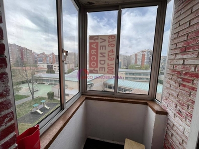 Venta Piso Burgos. Piso de tres habitaciones A reformar con terraza