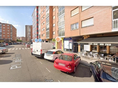 Venta Piso Burgos. Piso de tres habitaciones en Calle DERCHOS HUMANOS. A reformar séptima planta con terraza