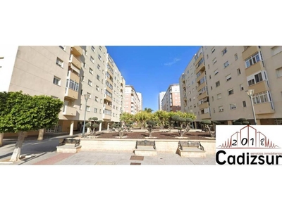 Venta Piso Cádiz. Piso de cuatro habitaciones Buen estado quinta planta con terraza
