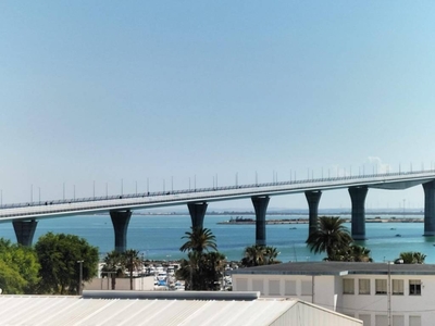 Venta Piso Cádiz. Piso de tres habitaciones Cuarta planta con terraza