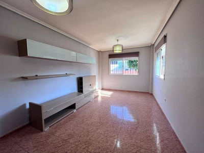 Venta Piso Cartagena. Piso de tres habitaciones