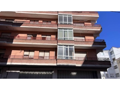 Venta Piso Espinosa de los Monteros. Piso de cuatro habitaciones en Calle FELIPE II 2. Buen estado primera planta con terraza