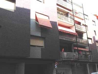 Venta Piso Figueres. Piso de tres habitaciones en Calle Sant Antoni.