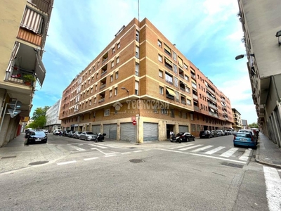 Venta Piso Girona. Piso de cuatro habitaciones A reformar cuarta planta con balcón