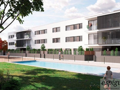 Venta Piso Girona. Piso de tres habitaciones Segunda planta plaza de aparcamiento calefacción individual