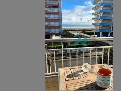 Venta Piso Laredo. Piso de tres habitaciones Segunda planta con terraza