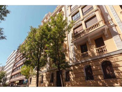 Venta Piso Madrid. Piso de dos habitaciones en Calle General Pardiñas. Buen estado primera planta con balcón