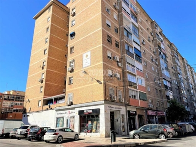 Venta Piso Málaga. Piso de tres habitaciones Muy buen estado entreplanta con terraza