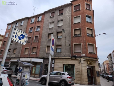 Venta Piso Miranda de Ebro. Piso de dos habitaciones en Concepcion Arenal. Tercera planta