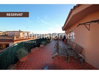 Venta Piso Sant Feliu de Guíxols. Piso de tres habitaciones en Calle Rafael Pinyol i Maimi. Buen estado tercera planta