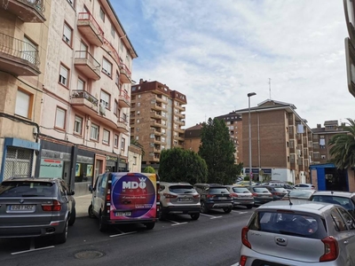 Venta Piso Torrelavega. Piso de tres habitaciones A reformar cuarta planta plaza de aparcamiento con terraza