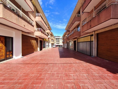 Venta Piso Valle de Mena. Piso de tres habitaciones en Amistad. Primera planta con terraza