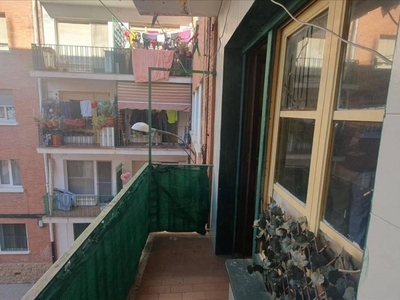 Venta Piso Vila-real. Piso de tres habitaciones en Calle Sant Joan Bosco. A reformar segunda planta con terraza