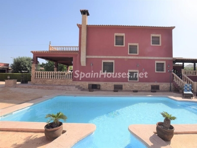 Villa en venta en La Siesta, Torrevieja