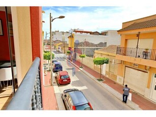 ¡Apartamento en el casco urbano de Guardamar con 2 dormitorios y 2 baños!
