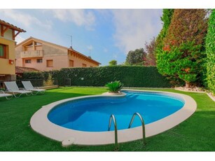 CASA CON PISCINA EN PREMIA DE DALT