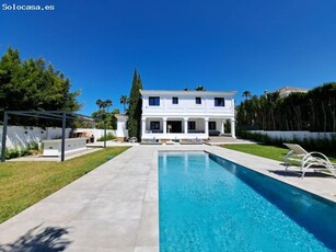 Fabulosa villa recién reformada junto al golf Las Brisas,Marbella