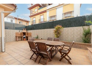 Magnifica casa adosada con patio en Híjar