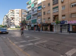 Piso en venta en Avenida de Dílar, cerca de Avenida de Cádiz