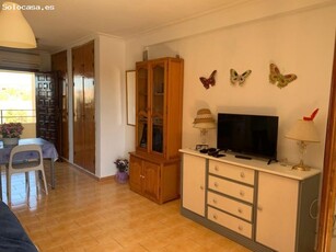 SE VENDE ESTUDIO EN LOS FRUTALES SEMIREFORMADO A 500 METROS DE LAS CALAS EN TORREVIEJA