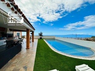 Villa en venta en Piedra Hincada con vistas panoramicas hacia la costa y la gomera