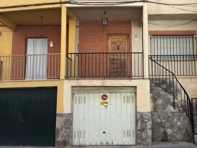 Casa adosada de alquiler en Calle Daoíz, 5, Villafranca de los Caballeros