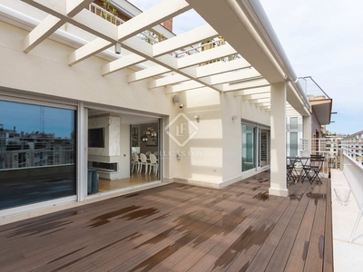 Ático de 215m² con 40m² terraza en venta en Turó Park