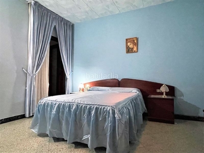 Casa en venta en centre, 4 dormitorios. en Vinyets-Molí Vell Sant Boi de Llobregat