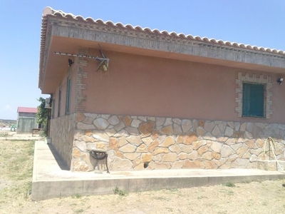 Casa en Venta en Zarza la Mayor, Cáceres