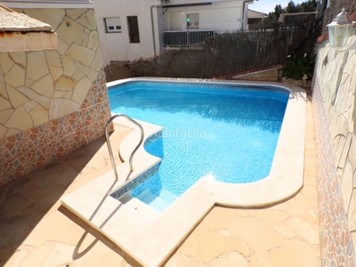 Casa pareada con piscina privada en Segur de Calafell nucli urbà Segur de Calafell