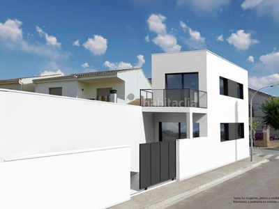 Casa pareada en carrer l'estació 76 vivienda pareada - obra nueva en Granada (La)