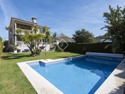 Casa / villa de 443m² en venta en Pontevedra, Galicia