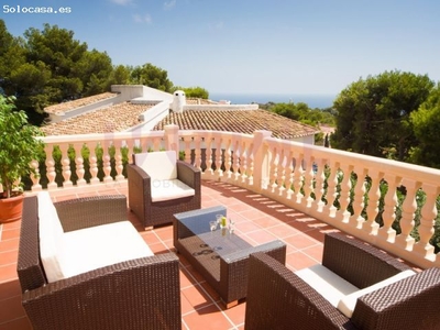 Magnífica Villa con Vistas al Mar en Balcón al Mar