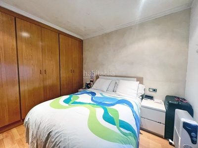 Piso con 2 habitaciones con calefacción y aire acondicionado en Esplugues de Llobregat
