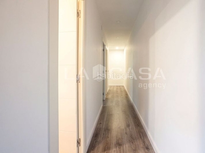 Piso con 3 habitaciones con ascensor, calefacción y aire acondicionado en Castelldefels