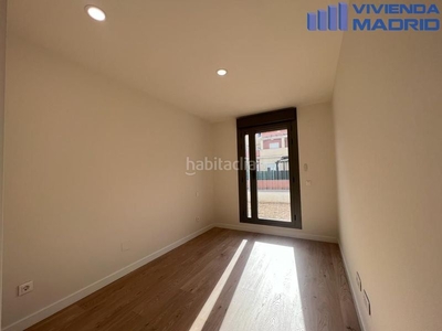 Piso con 3 habitaciones con ascensor, parking, piscina, calefacción y aire acondicionado en Parla