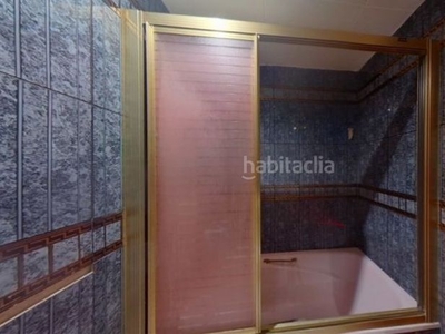 Piso con 3 habitaciones con ascensor y aire acondicionado en Badalona