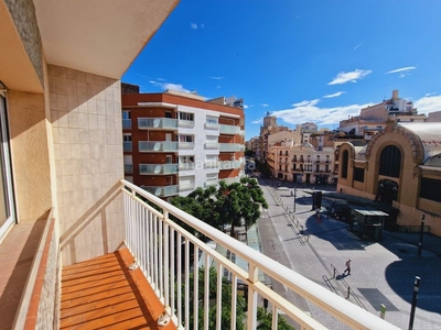 Piso con 4 habitaciones con ascensor y calefacción en Tarragona