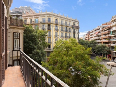 Piso de 149m² en venta en Sant Antoni, Barcelona
