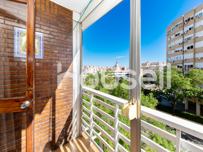 Piso en venta de 88 m² Calle Santa María del Reposo, 41008 Sevilla