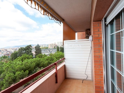 Piso excelente piso, 4 habitaciones, exterior y con plaza de parking en Hospitalet de Llobregat (L´)